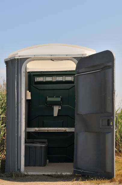 Best Portable restroom trailer rental  in Spotswood, NJ